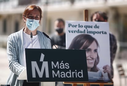 Mónica García interviene en un mitin de Más Madrid en Alcorcón el pasado 17 de abril.