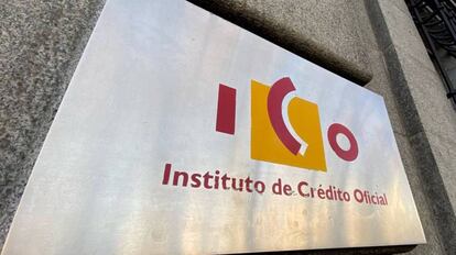 Fachada con el logotipo del Instituto de Crédito Oficial (ICO)