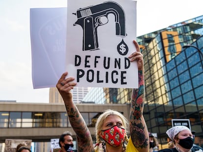 Manifestación contra la brutalidad policial en agosto de 2020 en Minneapolis