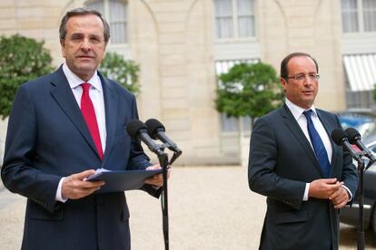 El presidente franc&eacute;s, Fran&ccedil;ois Hollande, ayer junto el l&iacute;der griego, Antonis Samar&aacute;s.