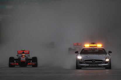 El coche de seguridad de la Fórmula Uno en el Gran Premio de Malasia.