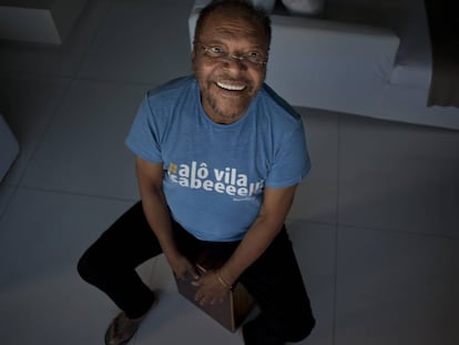 Martinho da Vila, em seu apartamento na Barra da Tijuca