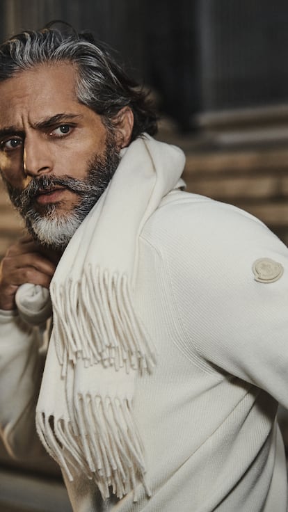 El actor Joaquín Furriel posa para la campaña primavera/verano 2024 de Moncler en Madrid.