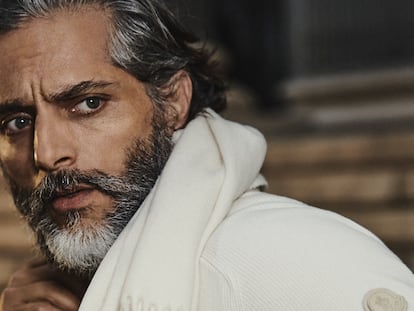 El actor Joaquín Furriel posa para la campaña primavera/verano 2024 de Moncler en Madrid.