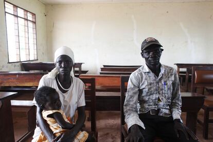 Aduma Omot, su marido y su hija huyeron separados por la frontera y se reencontraron en el campo de refugiados de Gorom, en Sudán del Sur.