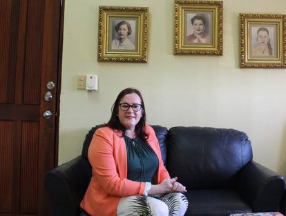 La ministra de la Mujer de República Dominicana, Janet Camilo, en su despacho.