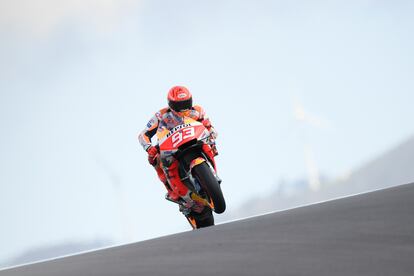 Marc Márquez, a la salida de la curva ocho, en el circuito del Algarve (Portugal).