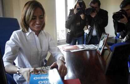 Chacón, se instala en el local, ubicado frente a la sede de Ferraz, que le ha cedido la dirección para la campaña.