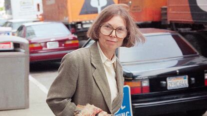 La escritora y periodista Janet Malcolm, en San Francisco en junio de 1993.
Foto:George Nikitin / AP
