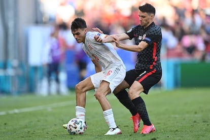 El centrocampista español Pedri durante el partido contra Croacia en los Octavos de final de la Eurocopa 2020.