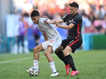 El centrocampista español Pedri durante el partido contra Croacia en los Octavos de final de la Eurocopa 2020.