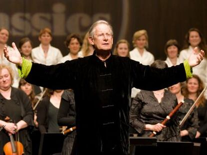 Concierto Xacobeo con John Eliot Gardiner al frente, en el teatro Colón de A Coruña, en 2010.