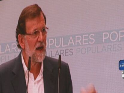 El presidente del Gobierno y del PP, Mariano Rajoy, durante su intervenci&oacute;n en el acto de presentaci&oacute;n de los candidatos populares a los Ayuntamientos de la provincia de Alicante para las elecciones de 24M. 