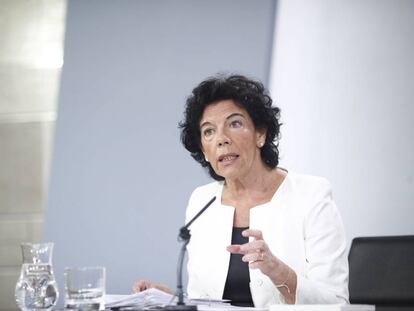 La portavoz del gobierno, Isabel Celaá, explica cómo el Gobierno está tratando de ayudar a las familias españolas que se han acogido a la gestación subrogada en Ucrania.