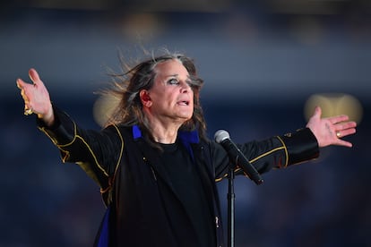 Ozzy Osbourne durante un juego de la NFL entre los Bills y los Rams, en Inglewood, California, en 2022. 
