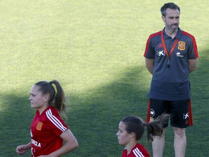 Jorge Vilda, durante el entrenamiento de la selección española antes del amistoso contra Camerún.