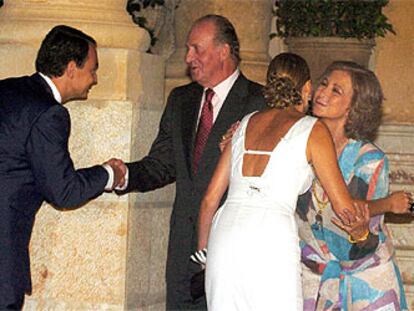 Los Reyes reciben a José Luis Rodríguez Zapatero y su esposa, Sonsoles Espinosa, en el palacio de Marivent.