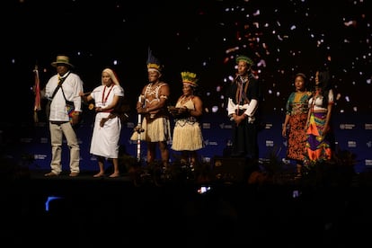 Acto cultural ‘Del agua y de la tierra’ durante la ceremonia de inauguración de la COP16, este domingo en Cali, Colombia.