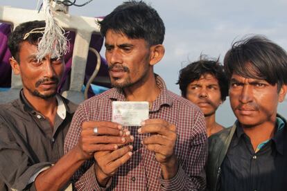 El origen de la crisis estña en Birmania, un país de mayoría budista. Su Gobierno rechaza reconocer a los cerca de 1,1 millones de rohingya, de religión musulmana, como una minoría étnica y en cambio los considera inmigrantes ilegales bangladesíes.