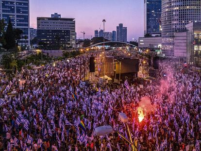 Israelis take part in a demonstration against Israeli Prime Minister Benjamin Netanyahu and his nationalist coalition government's judicial overhaul, in Tel Aviv, Israel, July 15, 2023.