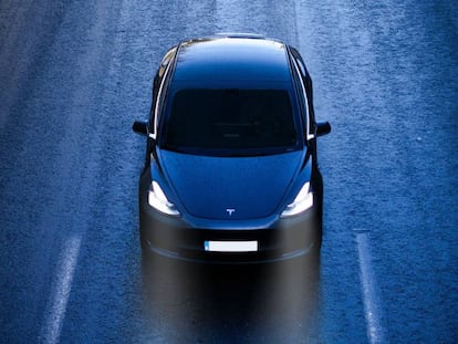 Tesla en carretera.
