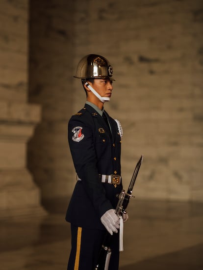 Cambio de guardia en el Chiang Kai-shek Memorial Hall, en Taipéi.