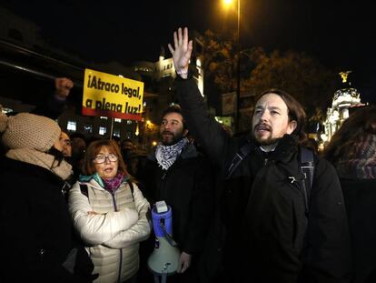 Pablo Iglesias, secretario General de Podemos, anoche en una manifestaci&oacute;n por el precio de la luz.