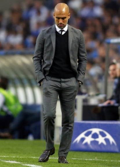 Guardiola, durante el partido en Oporto.