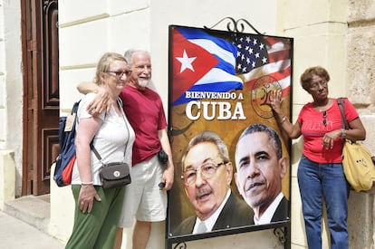 Hale and Madeline Kronenberg (left) in Havana on Sunday.