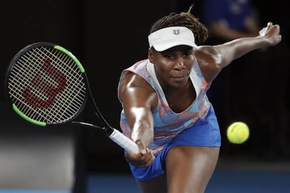 Venus Williams, durante el partido contra Belinda Bencic en la primera ronda del abierto de Australia.