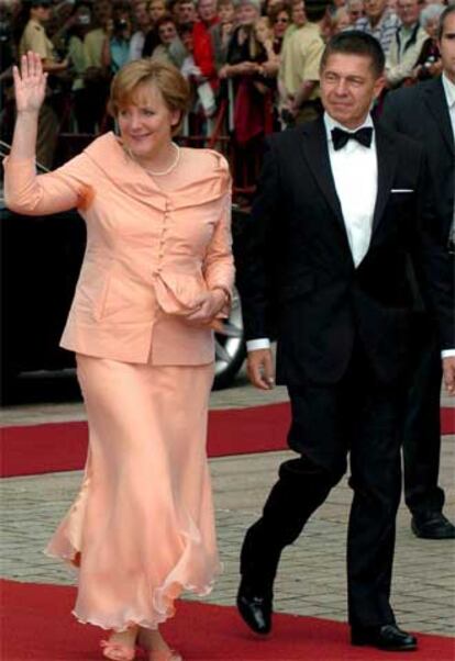 Merkel y su marido, Joachim Sauer, el pasado julio en el festival de Bayreuth.