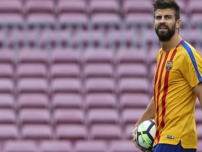 Gerard Piqué, en el calentamiento previo al partido que enfrentó al Barcelona con la UD Las Palmas el 1 de octubre.