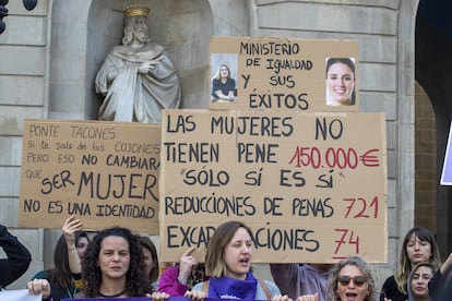 Las feministas abolicionistas han convocado una concentración por el 8-M, por separado del resto del movimiento, para reclamar el fin de la prostitución, la pornografía y los vientres de alquiler.