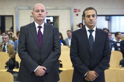 Enrique Pamiés y José María Ballesteros, durante el juicio del 'caso Faisán'.