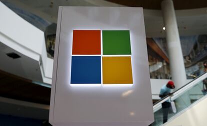 Logo de Microsoft en un edificio de Nueva York, en una foto de archivo.