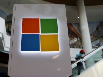 Logo de Microsoft en un edificio de Nueva York, en una foto de archivo.
