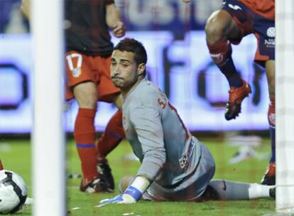 Asenjo, durante el partido contra Osasuna.