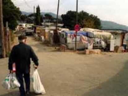 Sin nº ni fecha  //  Pasada por E-mail.  //  Asentamiento gitano entre Montcada y Barcelona.  //  Foto: Oriol Durán.