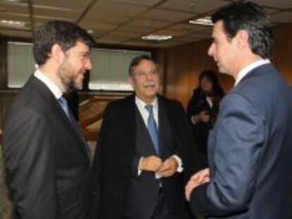 Alberto Nadal, secretario de Estado de Energía; José Folgado, presidente de REE, y el ministro de Industria, José Manuel Soria.