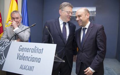 Ximo Puig y el alcalde de Alicante Gabriel Echávarri.