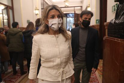 Yolanda Díaz, este jueves, a su llegada al pleno del Congreso de los Diputados.