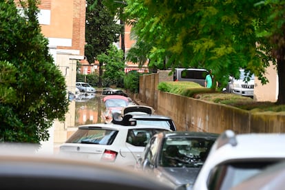 Calle inundada en Cartagena (Murcia), este martes. 