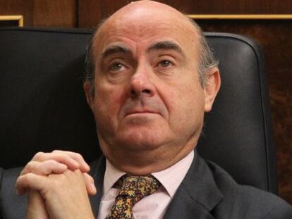 De Guindos dice no al cambio en la negociación colectiva