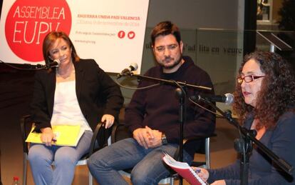 Marga Sanz e Ignacio Blanco, el jueves, en un debate celebrado en el Centre Octubre, en Valencia.