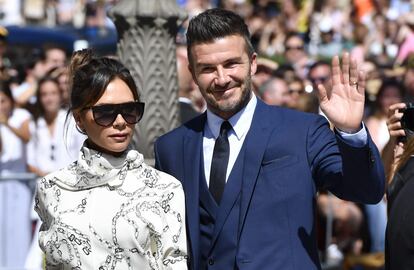 Victoria y David Beckham a su llegada a la boda de Sergio Ramos y Pilar Rubio, celebrada en Sevilla el 15 de junio de 2019.