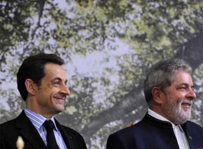 Sarkozy y Lula, este jueves tras su encuentro con los representantes de los países amazónicos.