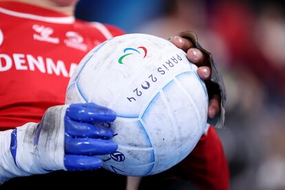 Denmark's Christian Bach Eriksen holds the ball during the wheelchair rugby match against the United States on August 25, 2024 in Paris.