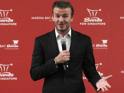 David Beckam atiende a la prensa en el Marina Bay Sands de Singapur.