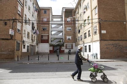 Calle del barrio de Palma-Palmilla, en Málaga, donde en las últimas elecciones solo participó un 31% de sus vecinos.