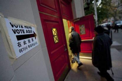 Un ciudadano se dispone a votar el pasado martes en Nueva York.